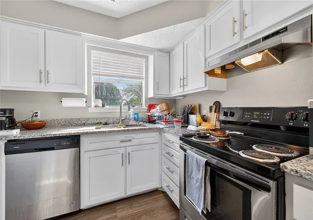 3rd image of 2105 N East Oaks Dr, Fayetteville, AR 72703 | MLS# 1354522