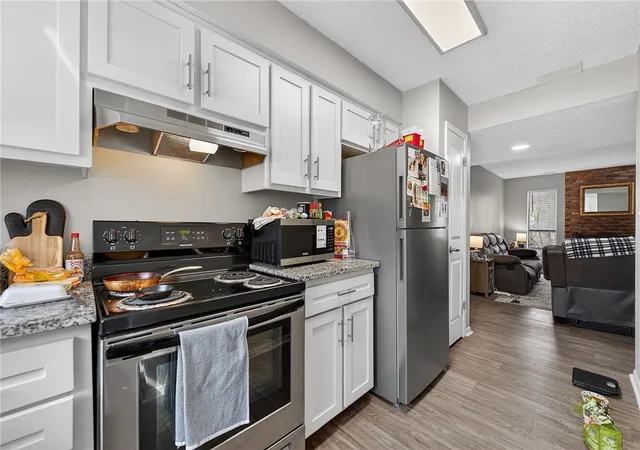 4th image of 2105 N East Oaks Dr, Fayetteville, AR 72703 | MLS# 1354522
