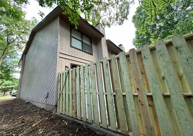 21st image of 2107 N East Oaks Dr, Fayetteville, AR 72703 | MLS# 1354526