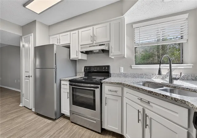 4th image of 2107 N East Oaks Dr, Fayetteville, AR 72703 | MLS# 1354526
