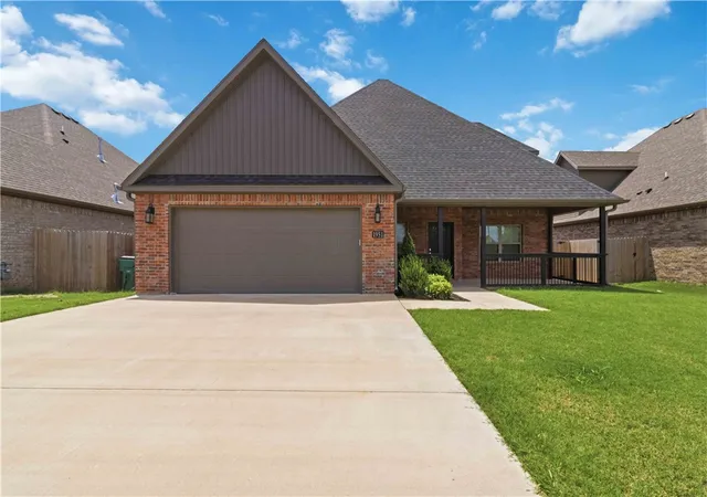 Homes for sale in Bentonville, AR | 1951 Edgewood Rd, Bentonville, AR 72713 | MLS# 1354487
