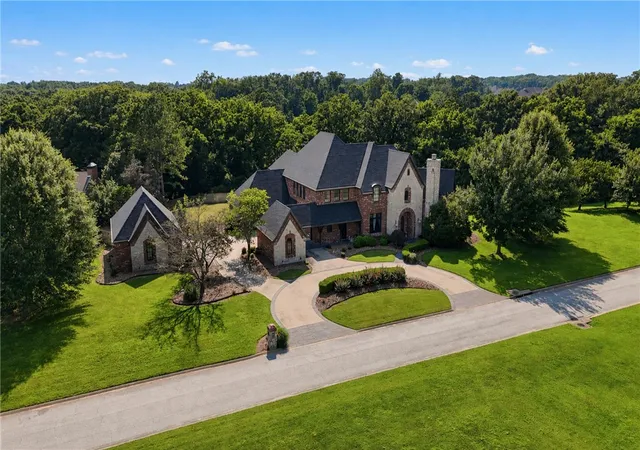 3rd image of 11301 Pembrook Cir, Bentonville, AR 72712 | MLS# 1354471