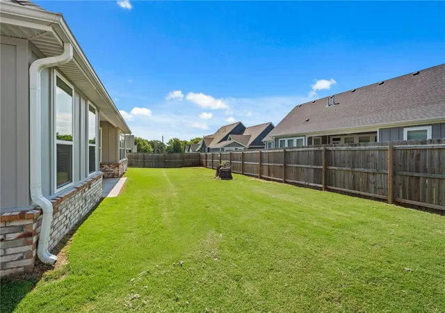 34th image of 823 Mueller Wy, Prairie Grove, AR 72753 | MLS# 1354597