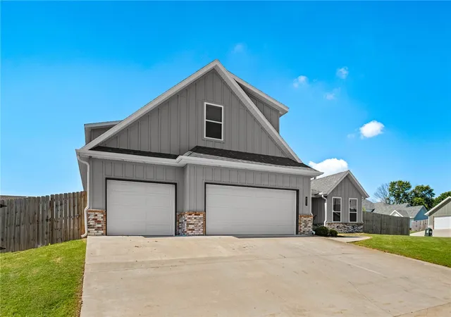 3rd image of 823 Mueller Wy, Prairie Grove, AR 72753 | MLS# 1354597