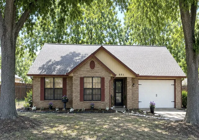 1st image of 601 Garland Pl, Lowell, AR 72745 | MLS# 1354742