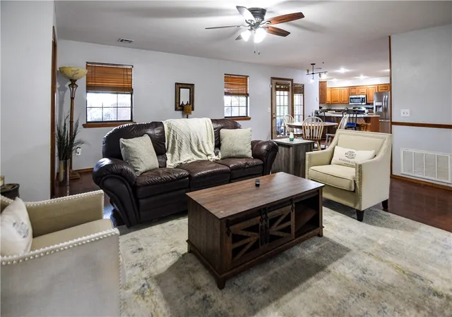 4th image of 601 Garland Pl, Lowell, AR 72745 | MLS# 1354742
