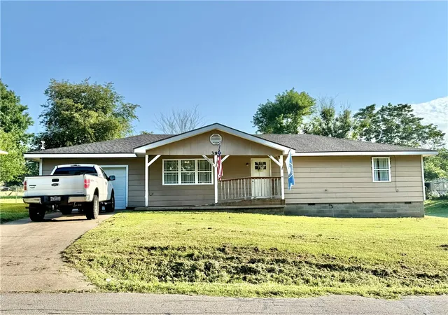 Homes for sale in Siloam Springs, AR | 399 Raines Rd, Siloam Springs, AR 72761 | MLS# 1354457