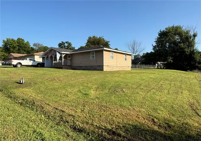 Homes for sale in Siloam Springs, AR | 399 Raines Rd, Siloam Springs, AR 72761 | MLS# 1354457