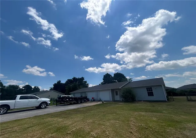 2nd image of 22037 Cheryl Dr, Siloam Springs, AR 72761 | MLS# 1354802