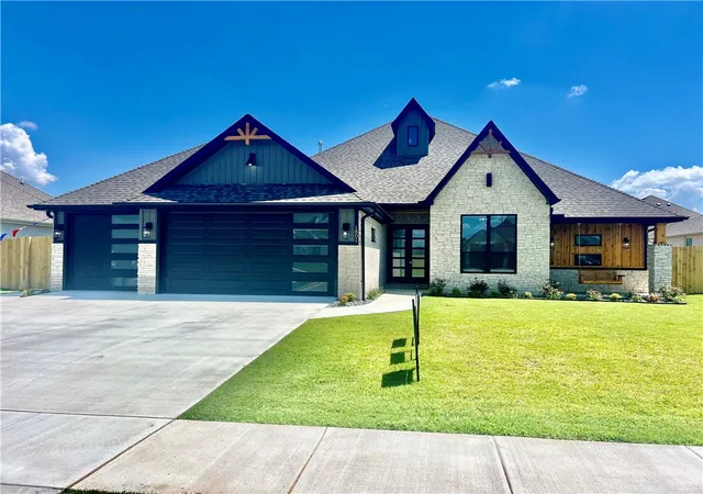 image of 1801 Gaines St, Pea Ridge, AR 72751 | MLS# 1354744