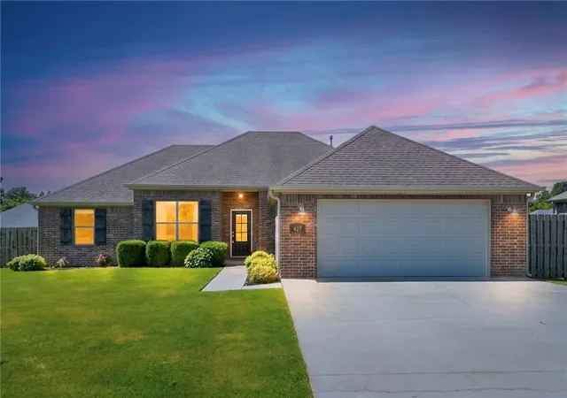 1st image of 427 La Riata St, Farmington, AR 72730 | MLS# 1354803