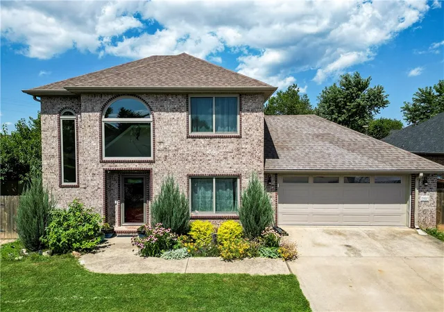 Photo 3 of Single family home for sale at 1905 Countryside Ln, Rogers, AR 72758 | MLS# 1354739 | Listing updated on 2026-07-27