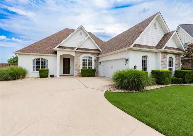Homes for sale in Rogers, AR | 5087 S Strathmore Station Dr, Rogers, AR 72758 | MLS# 1354767