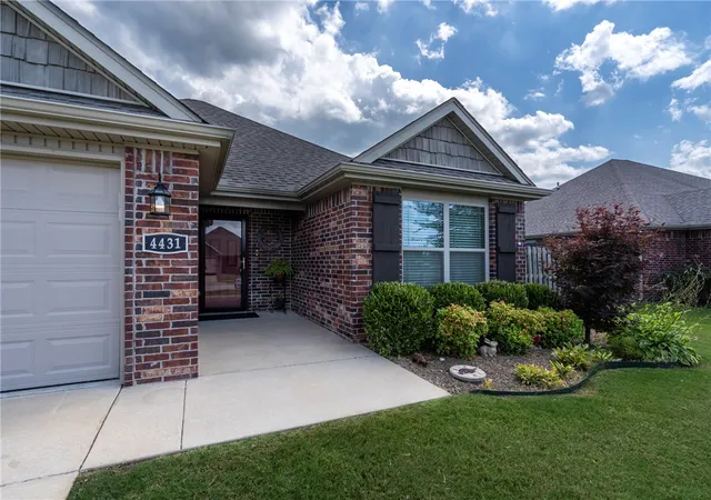 Photo 3 of Single family home for sale at 4431 W Wales Dr, Fayetteville, AR 72704 | MLS# 1354769 | Listing updated on 2026-08-31
