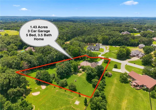 2nd image of 420 N Cedar Ridge Ln, Fayetteville, AR 72704 | MLS# 1354919