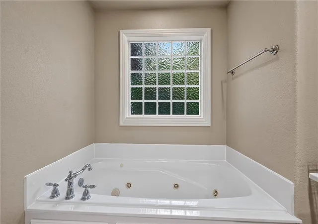 5th image of 2572 E Turtle Creek Dr, Fayetteville, AR 72701 | MLS# 1354912
