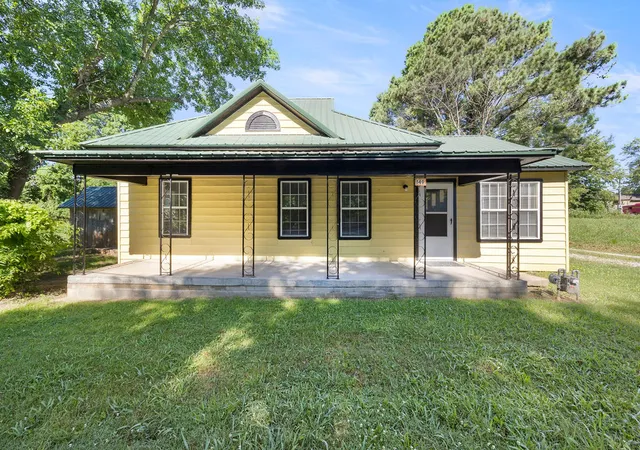 2nd image of 149 S Center St, Elkins, AR 72727 | MLS# 1354927