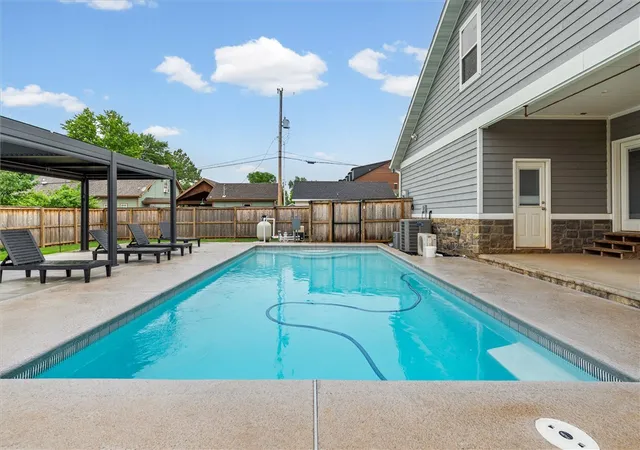 1st image of 405 Nw C St, Bentonville, AR 72712 | MLS# 1354971