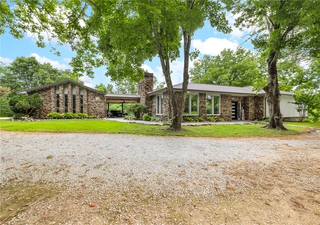 2nd image of 8289 Redbud Ln, Harrison, AR 72601 | MLS# 1354983