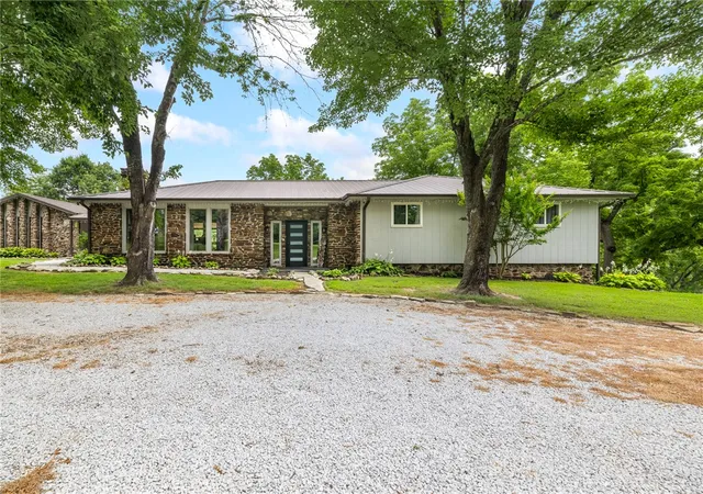 3rd image of 8289 Redbud Ln, Harrison, AR 72601 | MLS# 1354983
