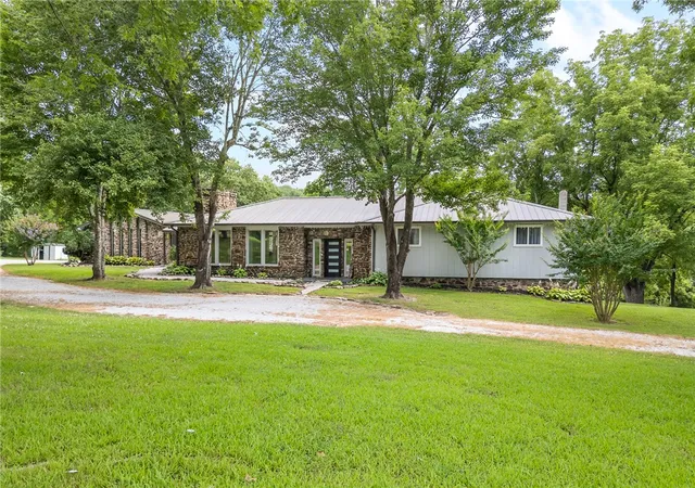 4th image of 8289 Redbud Ln, Harrison, AR 72601 | MLS# 1354983