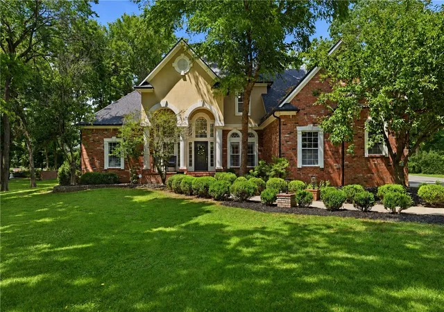 Homes for sale in Siloam Springs, AR | 1325 Avery Pl, Siloam Springs, AR 72761 | MLS# 1354747