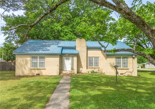 1st image of 101 Roosevelt Cir, Morrilton, AR 72110 | MLS# 1355049