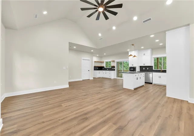 4th image of 8278 Chestnut Dr, Rogers, AR 72756 | MLS# 1355075