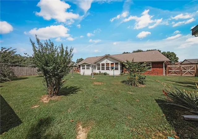 3rd image of 2102 K St, Rogers, AR 72758 | MLS# 1355090