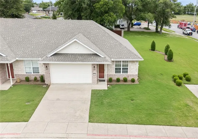 Homes for sale in Rogers, AR | 801 N 19th St, Rogers, AR 72756 | MLS# 1355104