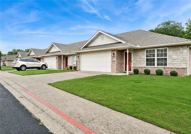 Homes for sale in Rogers, AR | 801 N 19th St, Rogers, AR 72756 | MLS# 1355104