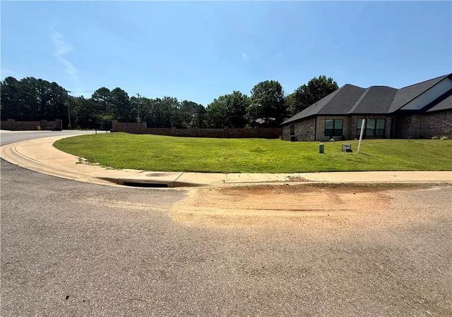 3rd image of 1901 Harbor Ln, Russellville, AR 72802 | MLS# 1355227