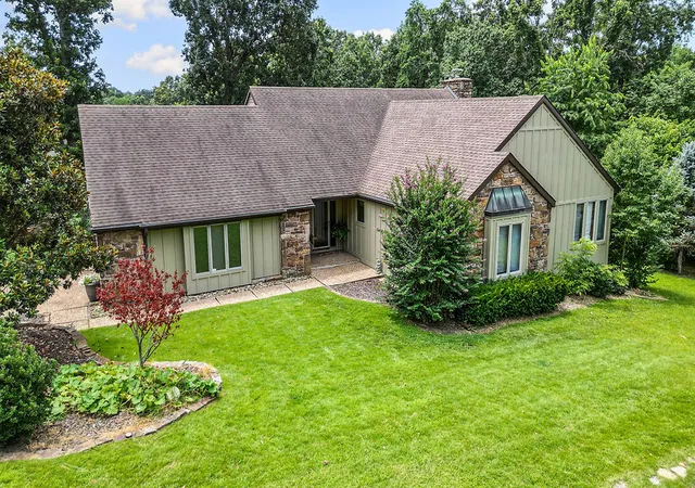 1st image of 2 Ettington Dr, Bella Vista, AR 72714 | MLS# 1355158