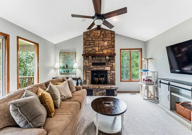 4th image of 2 Ettington Dr, Bella Vista, AR 72714 | MLS# 1355158