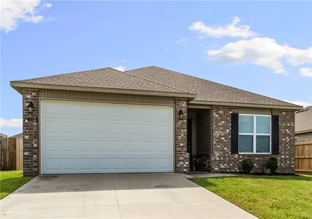 Homes for sale in Siloam Springs, AR | 1405 S Corsac St, Siloam Springs, AR 72761 | MLS# 1355145