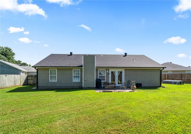 5th image of 210 Perry Cir, Gravette, AR 72736 | MLS# 1355133