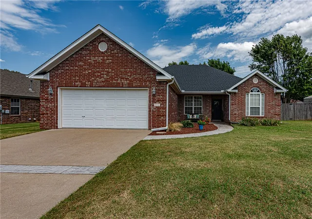 1st image of 250 S Briarhill Dr, Farmington, AR 72730 | MLS# 1355004