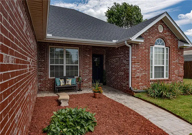 3rd image of 250 S Briarhill Dr, Farmington, AR 72730 | MLS# 1355004