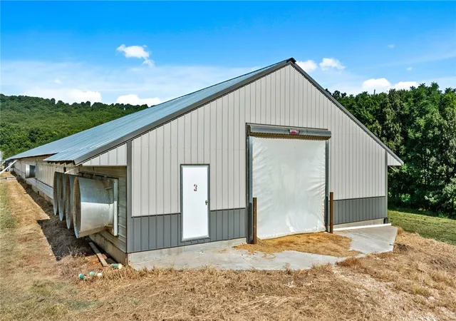 Photo 3 of House for sale at 17117 Dutch Mills Rd S, Lincoln, AR 72744 | MLS# 1355347 | Listing updated on 2026-07-23