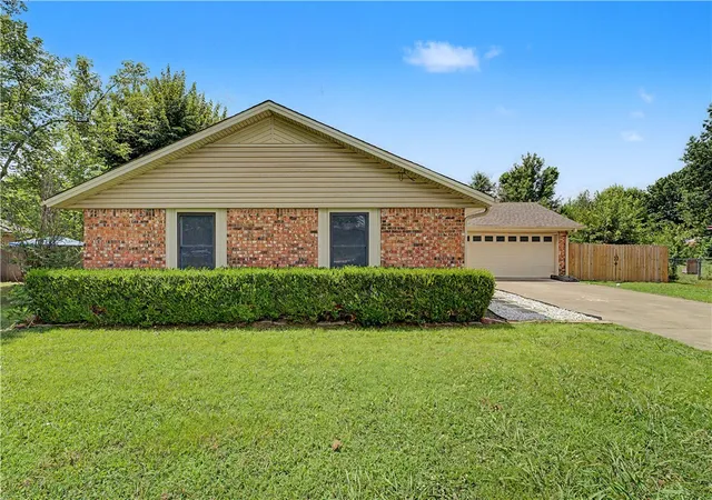 1st image of 301 Wright Ave, Springdale, AR 72764 | MLS# 1355378