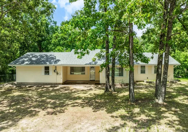 1st image of 701 Spears Dr, Siloam Springs, AR 72761 | MLS# 1355384