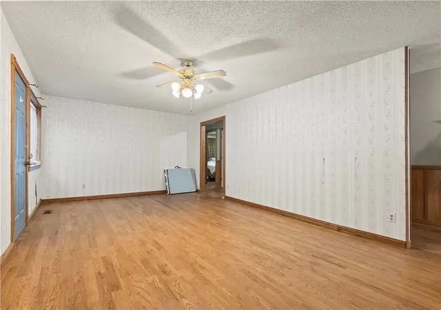 3rd image of 307 Prestonwood St, Harrison, AR 72601 | MLS# 1355389