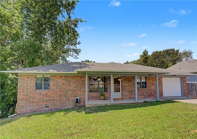 1st image of 8 Dillow Ln, Bella Vista, AR 72714 | MLS# 1355396