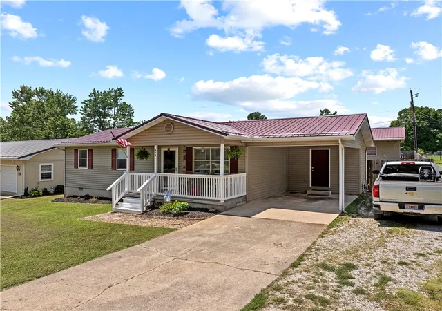 2nd image of 322 N 1st St, Harrison, AR 72601 | MLS# 1355306