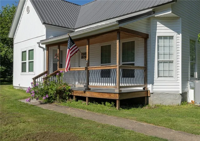 Photo 3 of Single family home for sale at 409 S Main Ave, Lincoln, AR 72744 | MLS# 1355420 | Listing updated on 2026-08-26