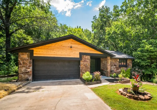 2nd image of 11 Shepton Ln, Bella Vista, AR 72715 | MLS# 1355406