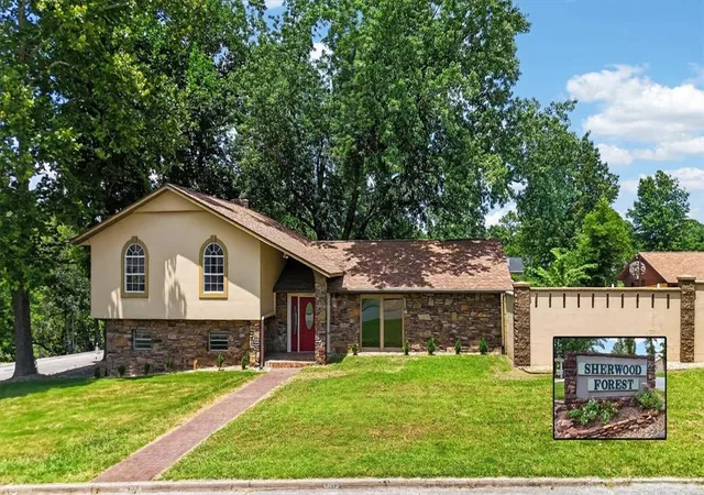Homes for sale in Bentonville, AR | 1402 11th St, Bentonville, AR 72712 | MLS# 1355325
