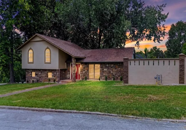 Homes for sale in Bentonville, AR | 1402 11th St, Bentonville, AR 72712 | MLS# 1355325