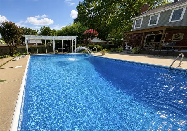 15th image of 203 Cedarwood Ct, Russellville, AR 72801 | MLS# 1354967