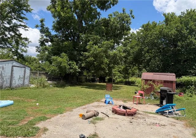 2nd image of 519 E Oak St, Rogers, AR 72756 | MLS# 1355500